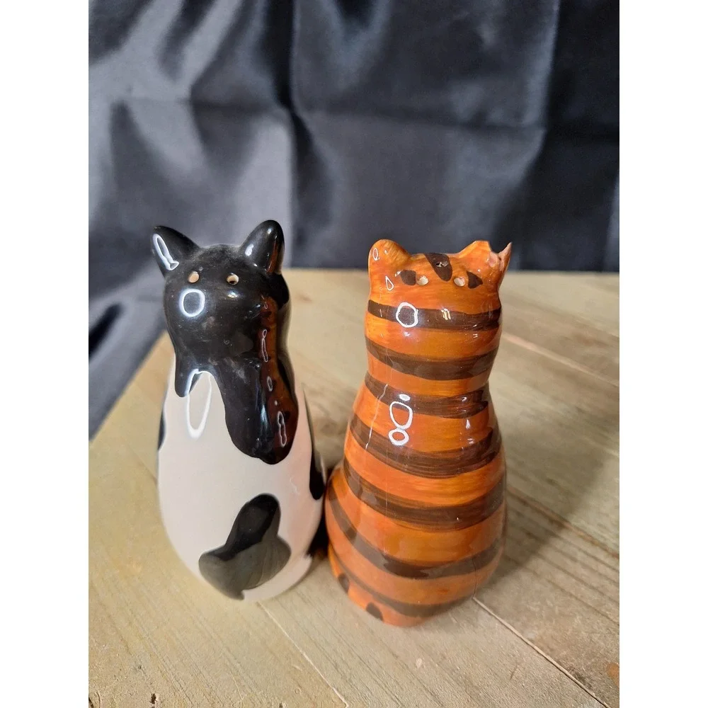 Vintage Ceramic Cat Salt and Pepper Shakers Set Tuxedo and Orange Tabby Tabby